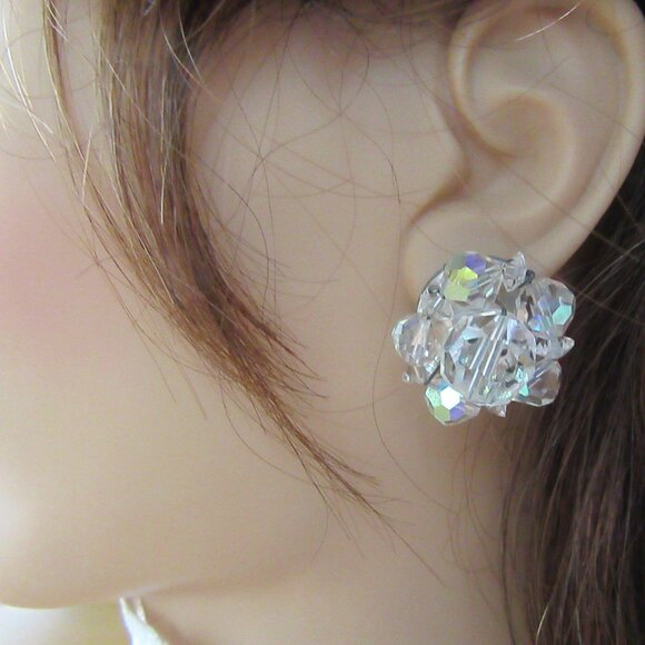 Vintage clear irridescent beaded circle brooch & clip on earrings - Mid Century - Picture 8 of 8